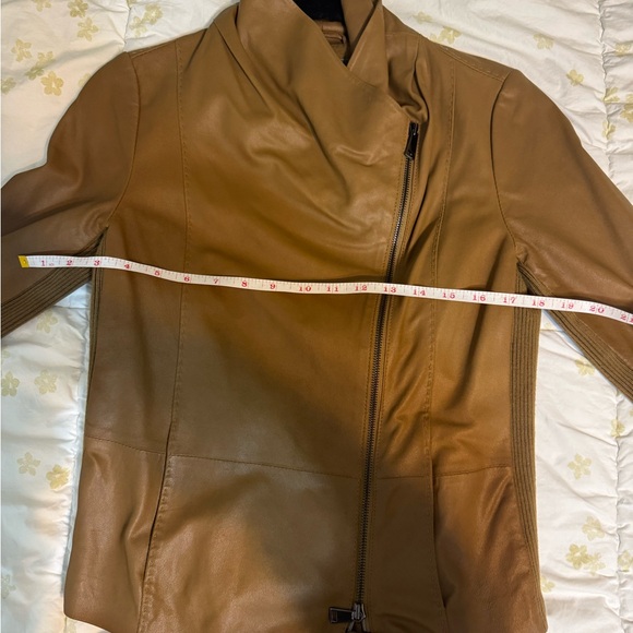 VINCE genuine soft caramel/light brown leather with side panels. SIZE XS. - Picture 5 of 7